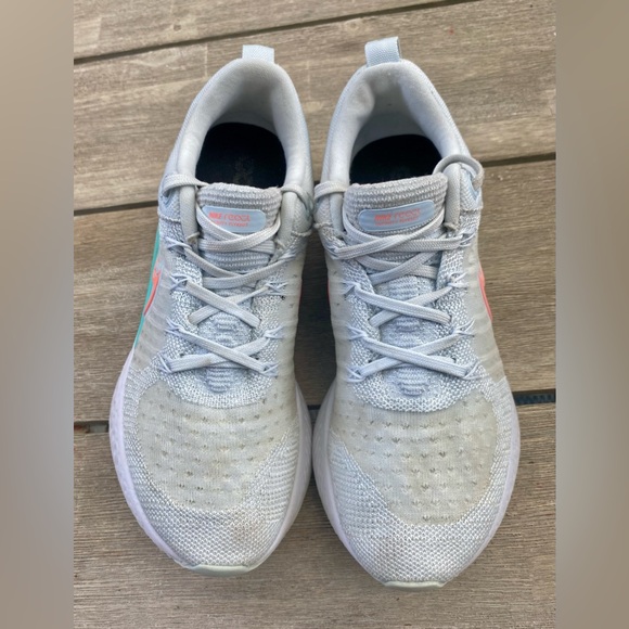 Nike React Infinity Flyknit 2 Sneakers Women’s - Picture 3 of 9